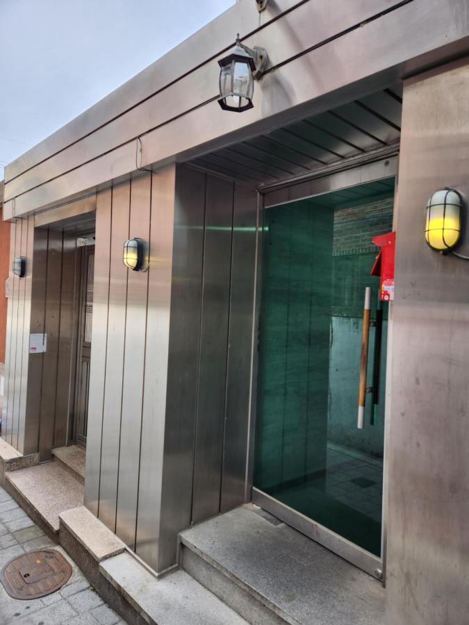 Хостел Rich House Dongdaemun Сеул Екстер'єр фото